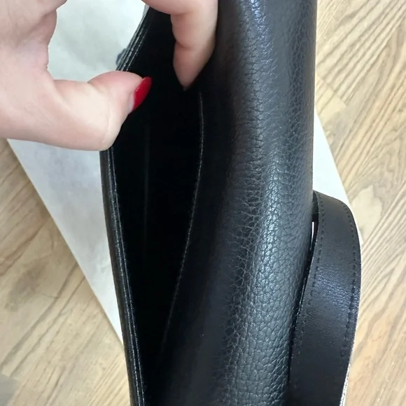 Burberry Black Pebbled Leather Crossbody - Picture 7 of 11